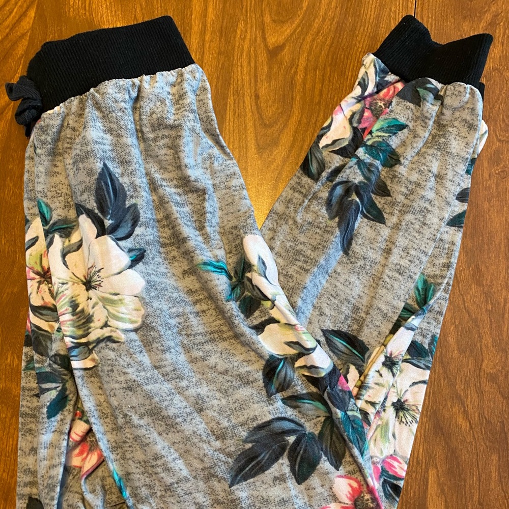 Girls floral joggers